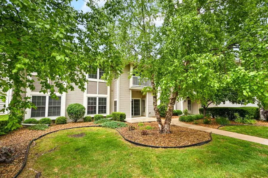 6180 Walnut Ln Unit 88, Cudahy, WI 53110