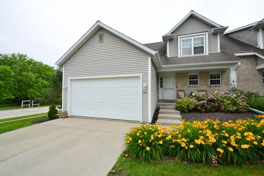 1001 River Place Blvd, Waukesha, WI 53189