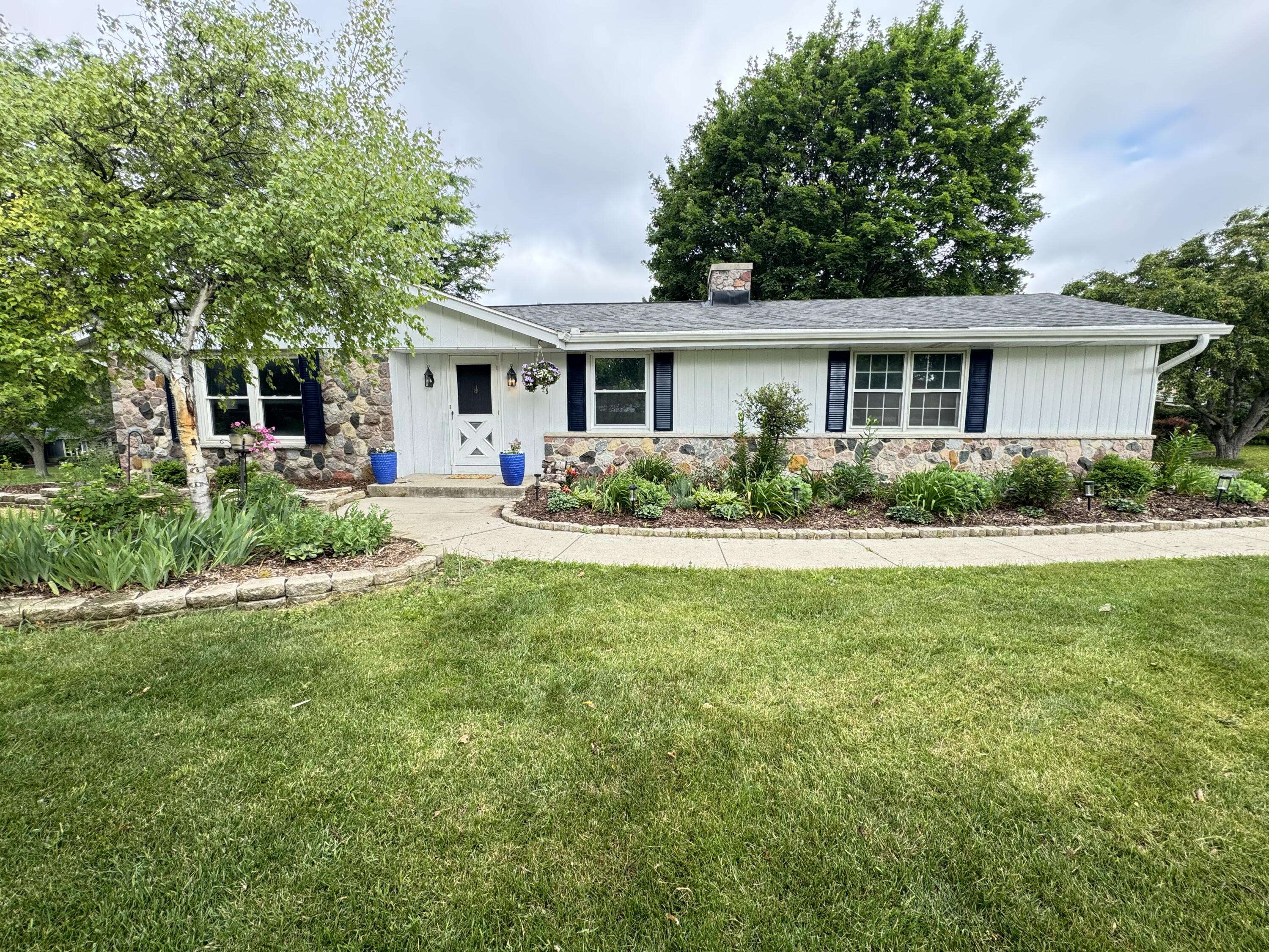 4625 Camfield Dr, Brookfield, WI 53045