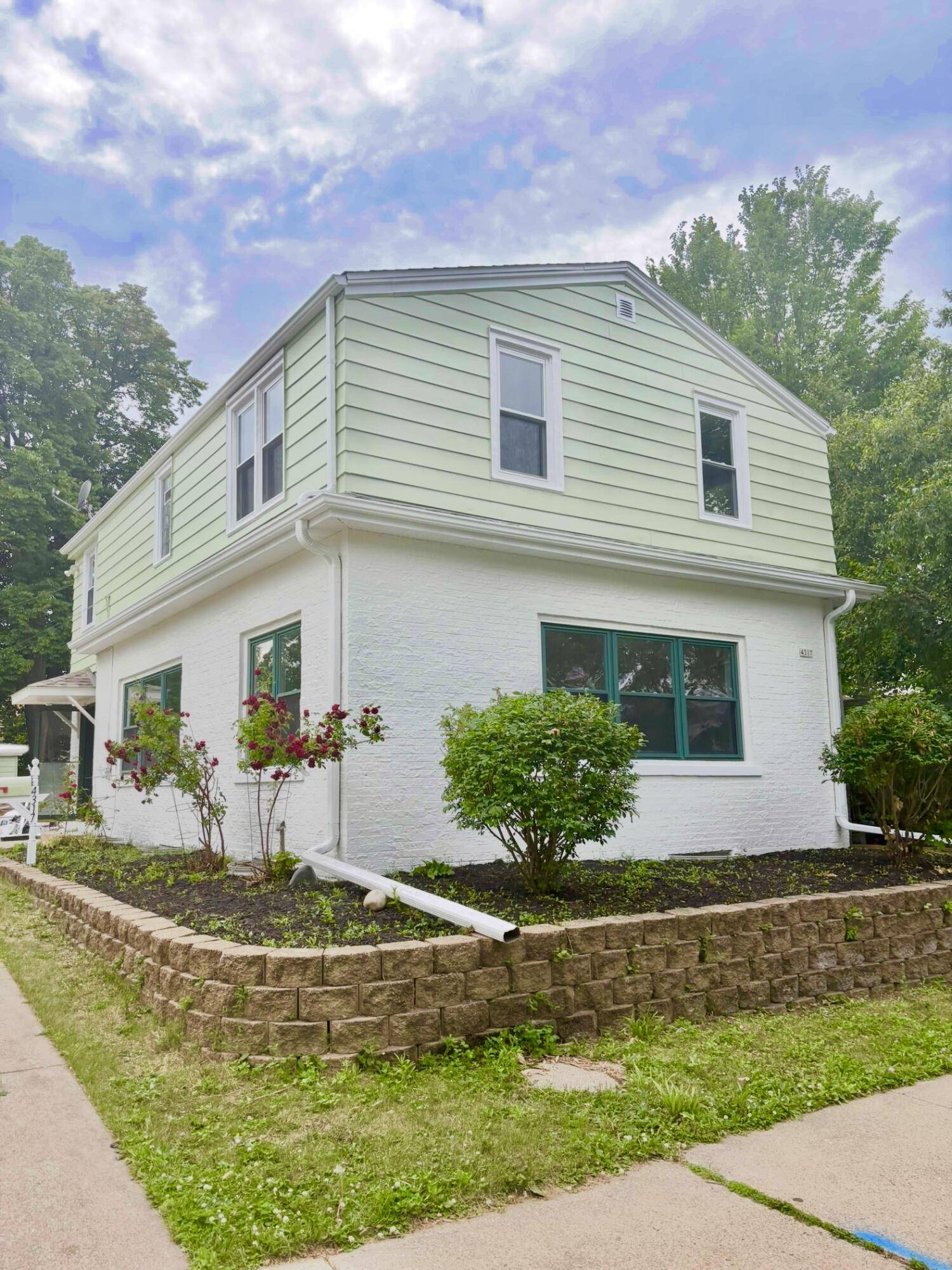 4317 S Pine Ave, Milwaukee, WI 53207