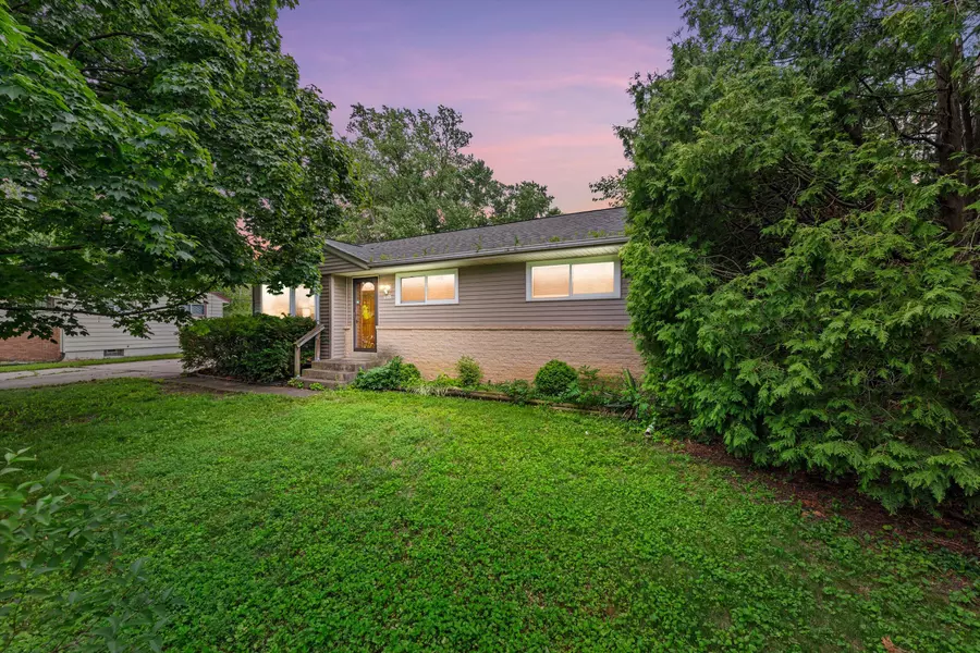 7830 N Link Pl, Milwaukee, WI 53223