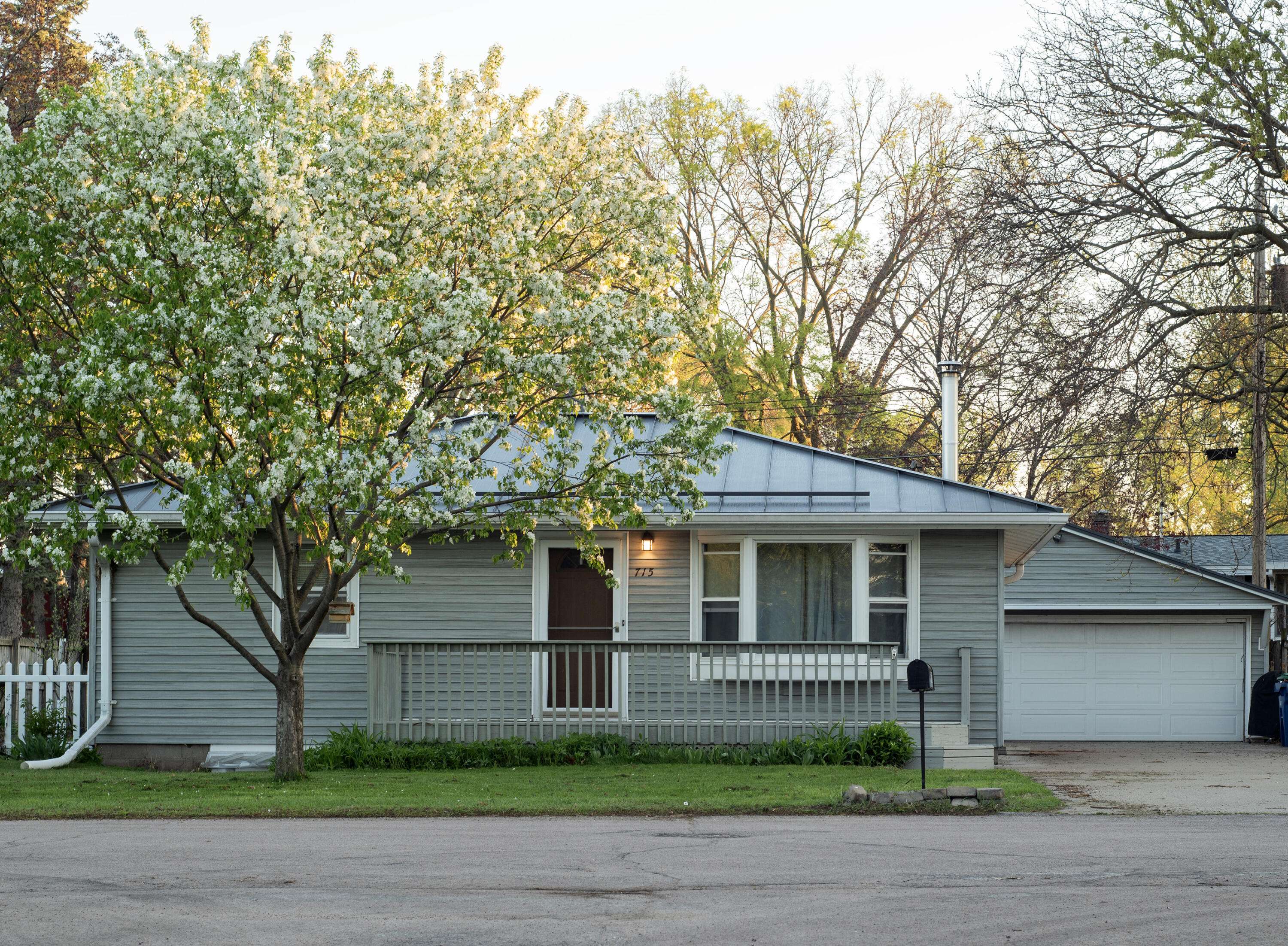 715 Kime St, Campbell, WI 54603