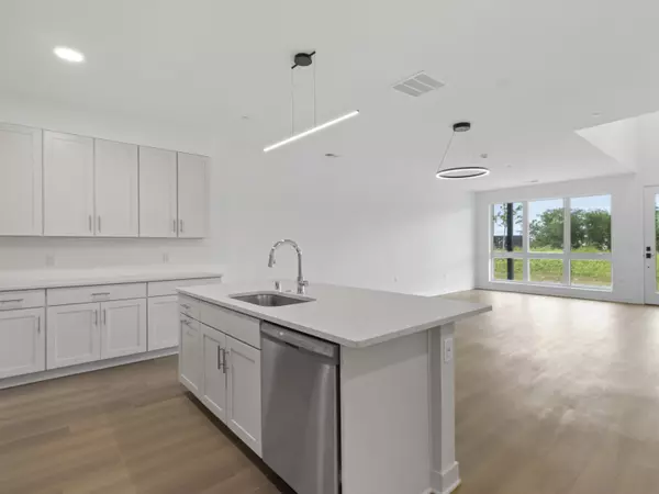 Oak Creek, WI 53154,9378 S Alder Pl Unit 104