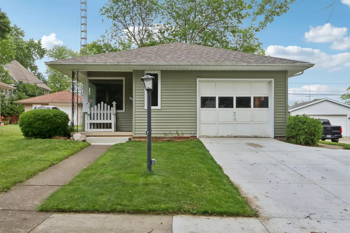 Jefferson, WI 53549,414 S Fischer Ave