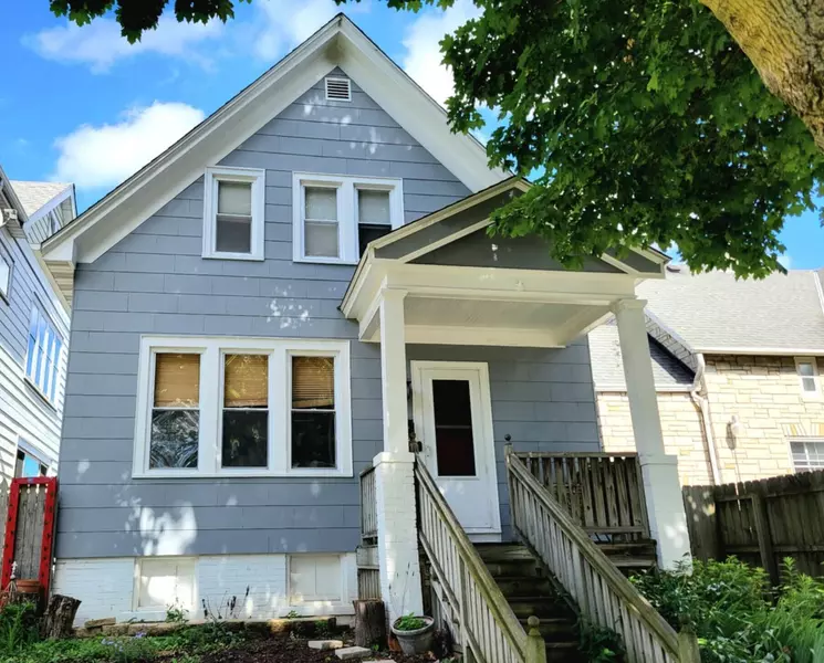 2908 N Pierce St, Milwaukee, WI 53212