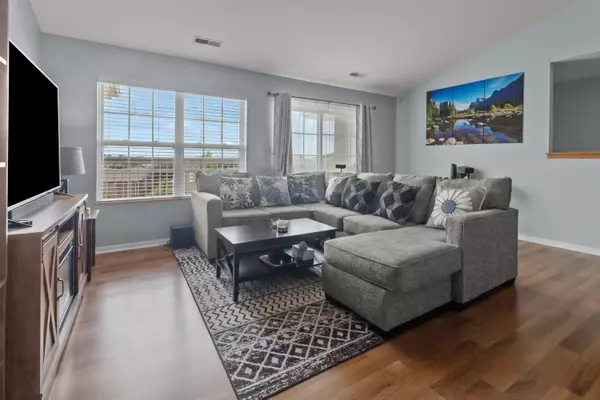 10160 66th Ave Unit EE, Pleasant Prairie, WI 53158