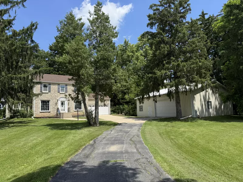 23702 W 7 Mile Rd, Norway, WI 53150