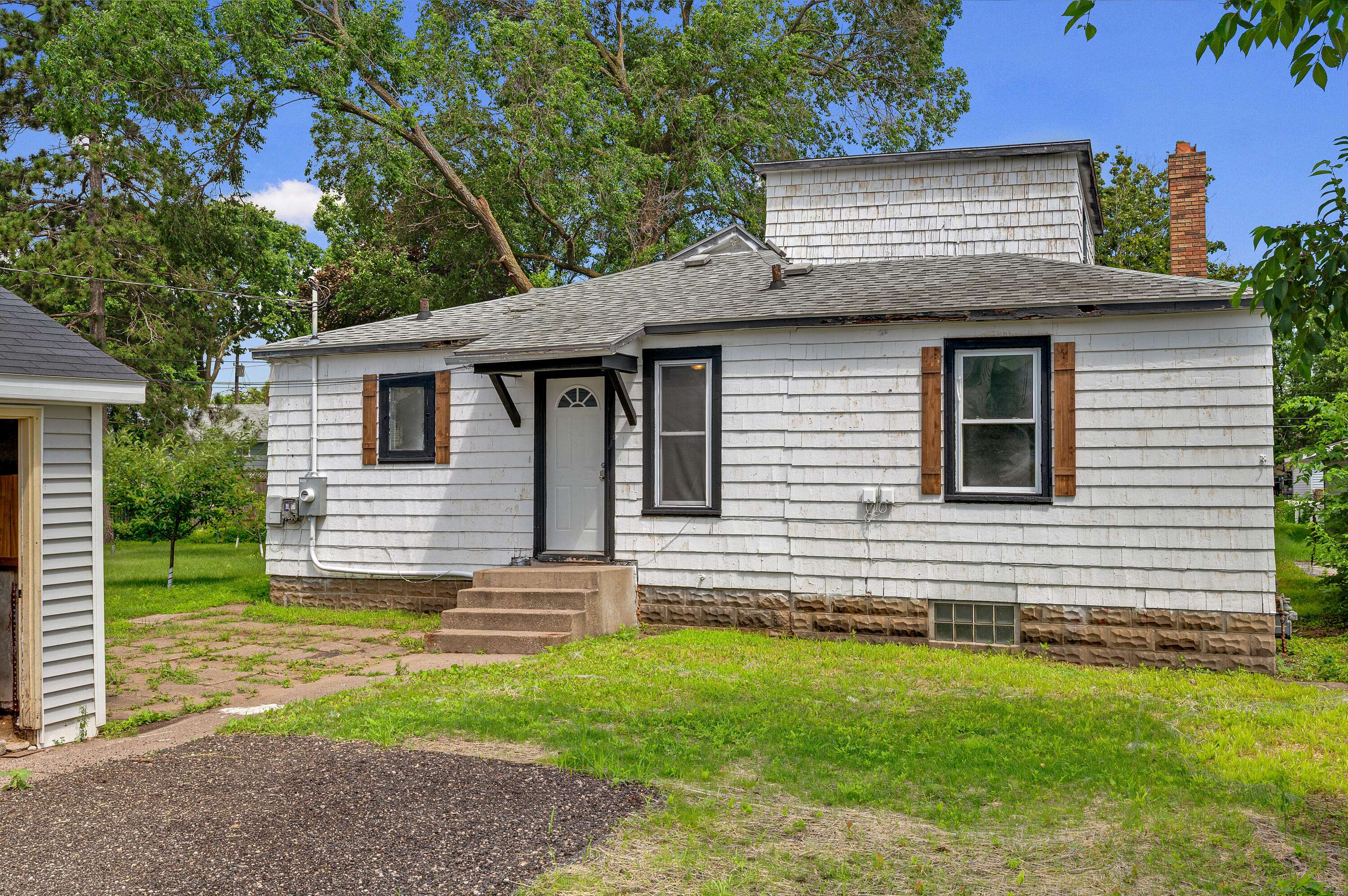 1229 Hintgen Ct, La Crosse, WI 54601