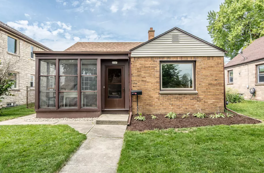 3047 S 49th St, Milwaukee, WI 53219