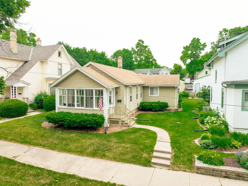 319 McCall St, Waukesha, WI 53186