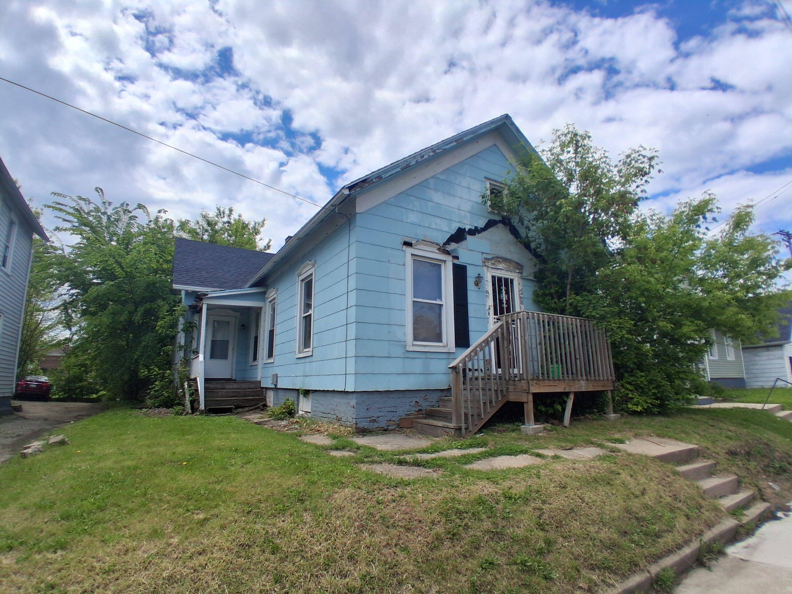 948 Marquette St, Racine, WI 53404