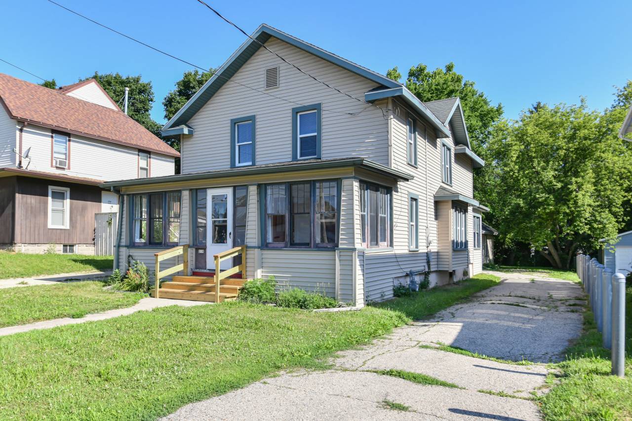 218 W North St, Whitewater, WI 53190