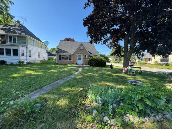 155 W Union Ave, Cedar Grove, WI 53013