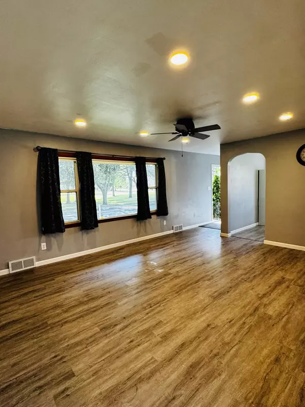 Watertown, WI 53098,515 N Warren St