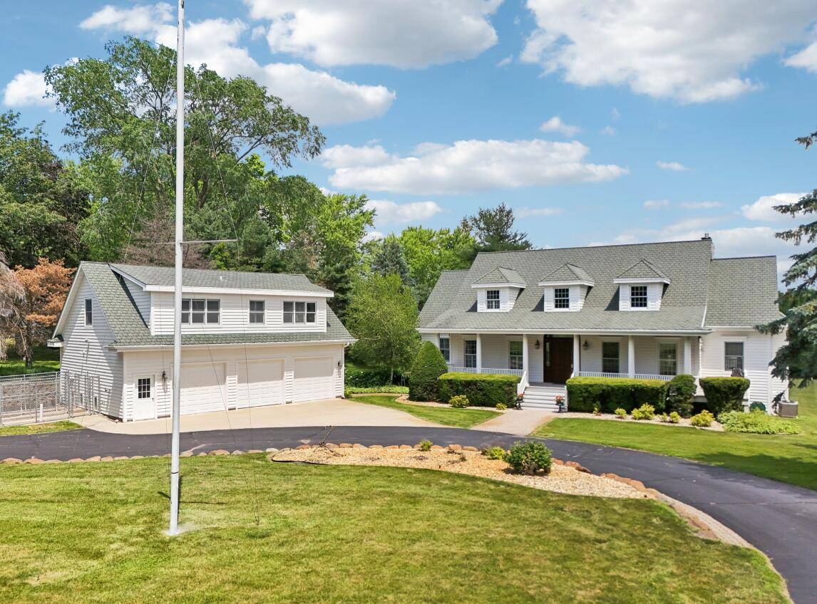 N1474 Fontana Ridge Rd, Walworth, WI 53125