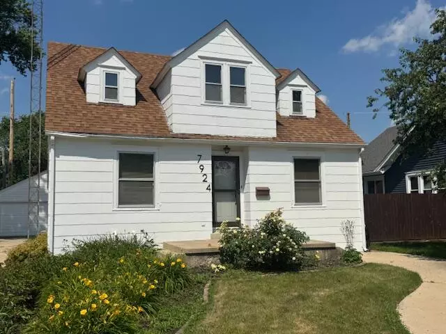 7924 40th Ave, Kenosha, WI 53142