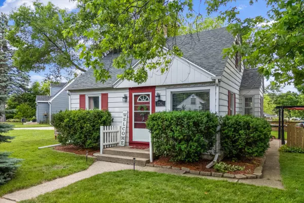 2746 S 88th St, West Allis, WI 53227