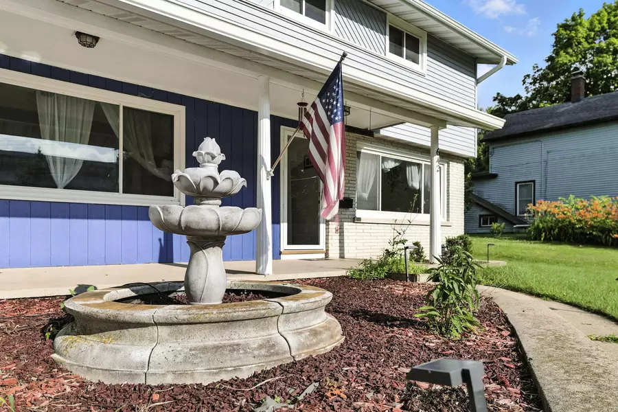 642 N Main St, Mayville, WI 53050
