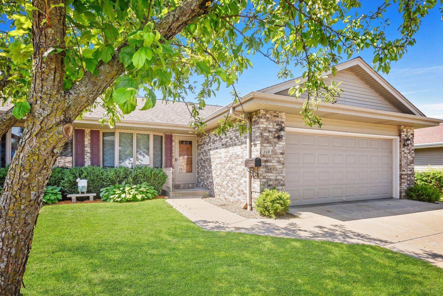 249 Whisper Ln Unit 6B, Kewaskum, WI 53040