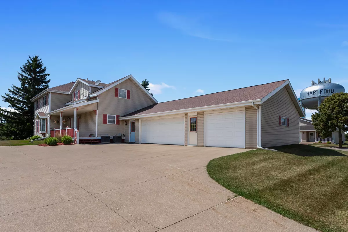 Hartford, WI 53027,947 Broadmoore Dr Unit 1702