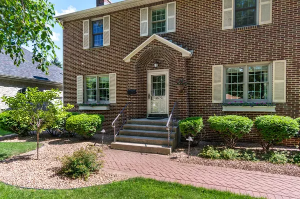 La Crosse, WI 54601,2532 Edgewood Pl