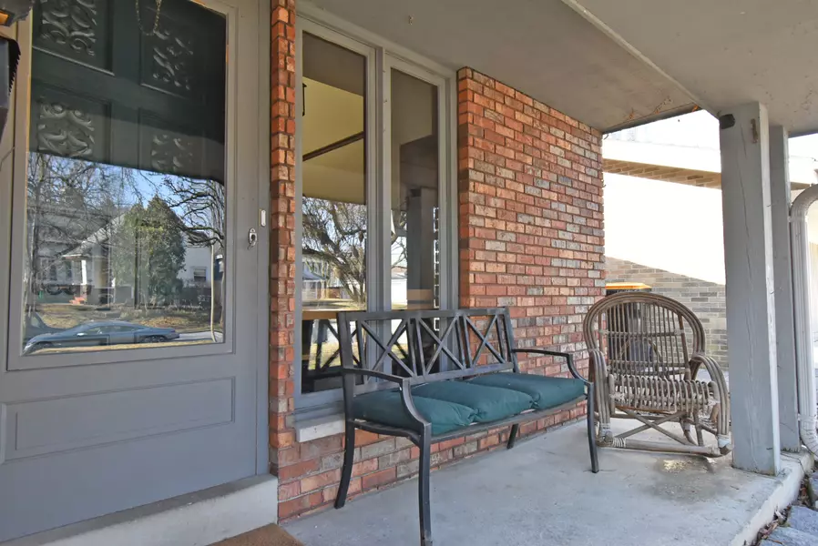 1935 River Park Ct, Wauwatosa, WI 53226