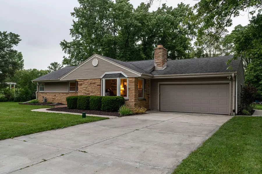 11316 N Rosewood Dr, Mequon, WI 53092