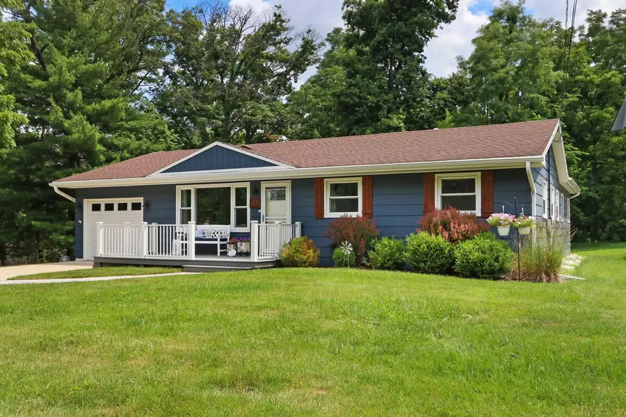 47 Potawatomi Rd, Williams Bay, WI 53191