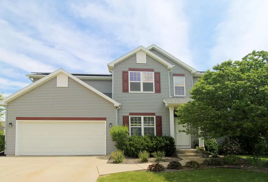 846 Chisholm Ln, Port Washington, WI 53074
