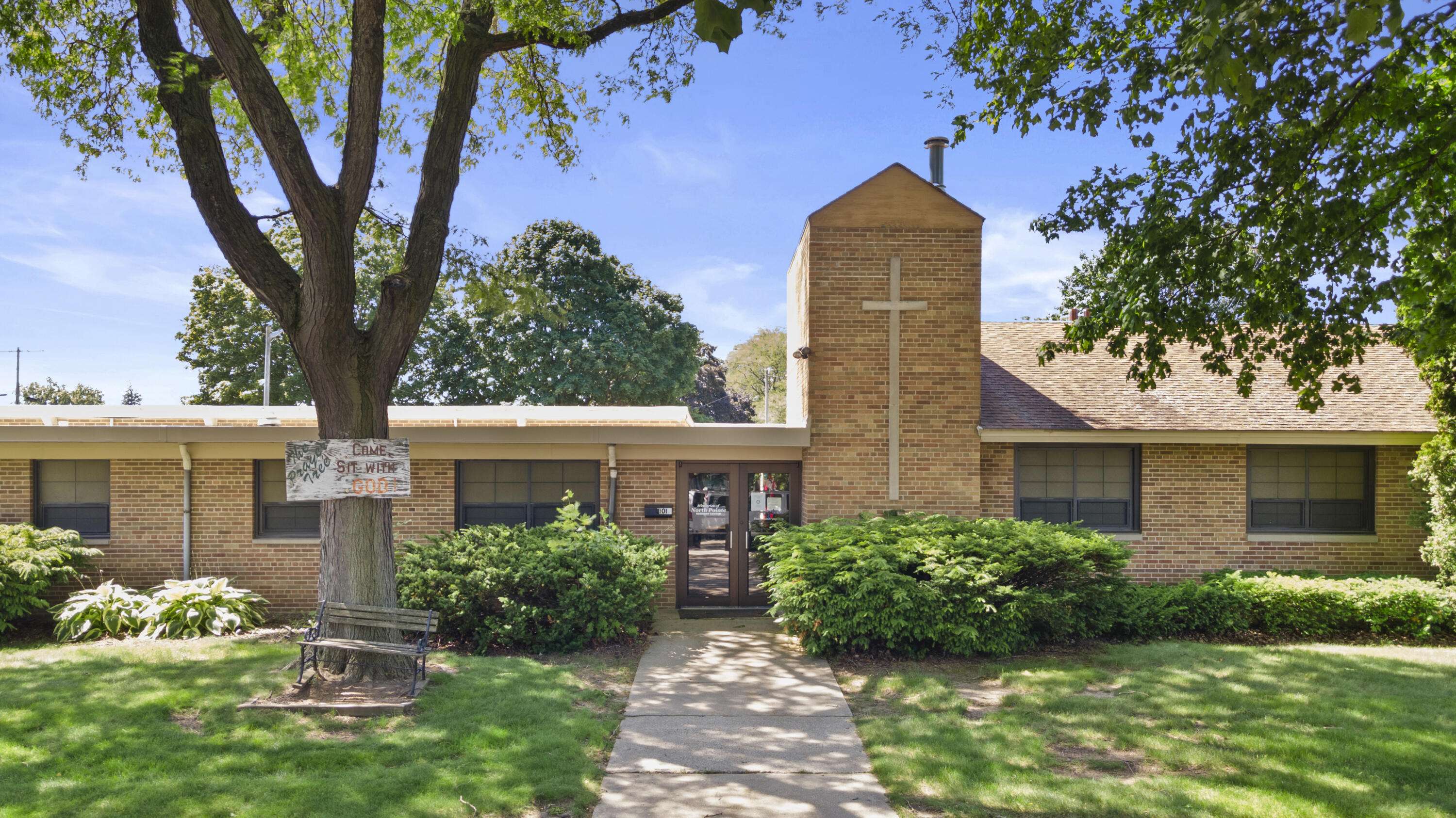 1013 Harmony Dr, Racine, WI 53402