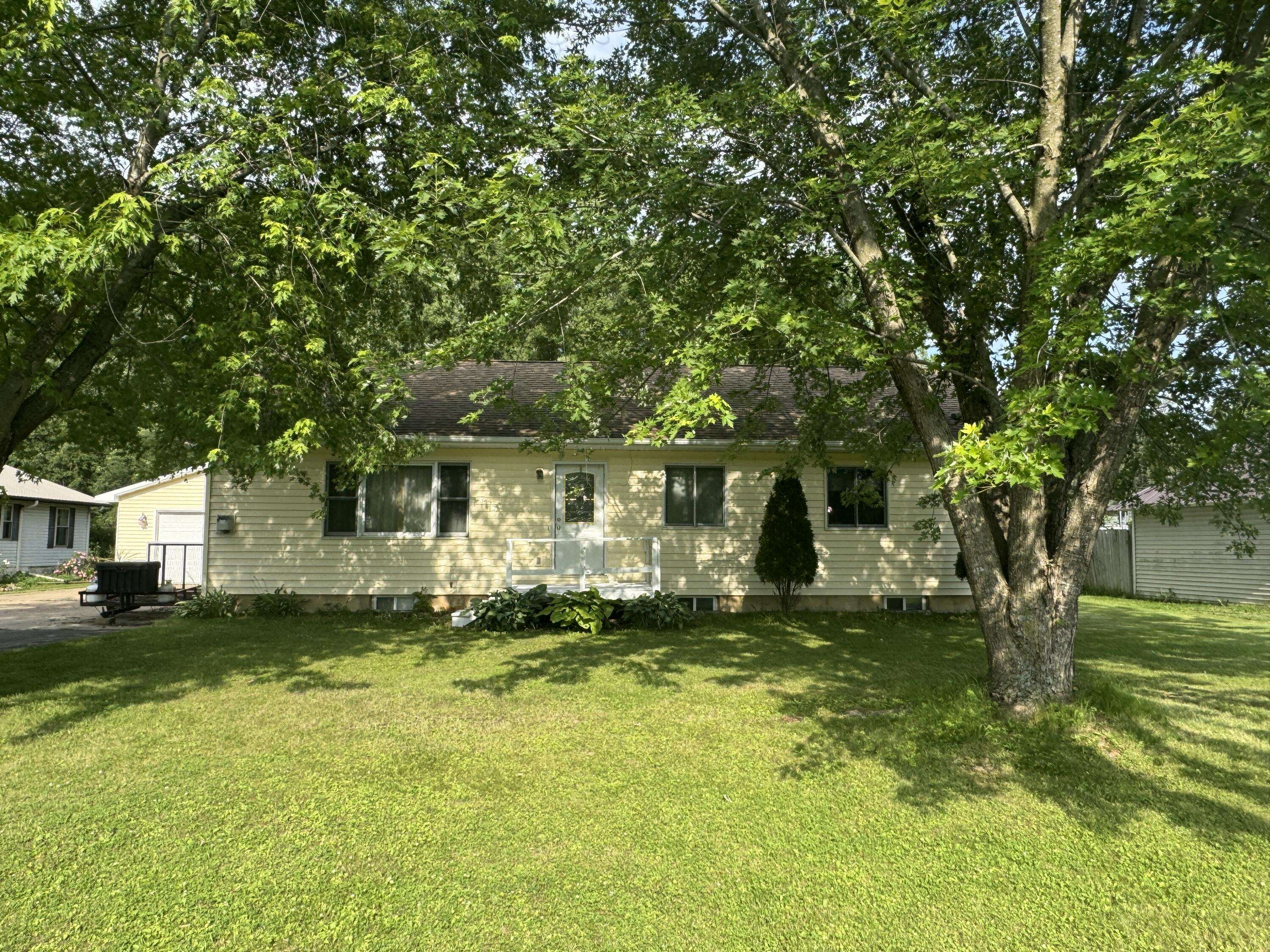 8470 E St N, Stockton, MN 55987