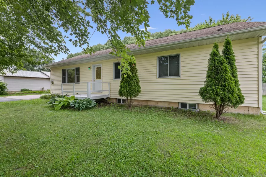 8470 E St N, Stockton, MN 55987