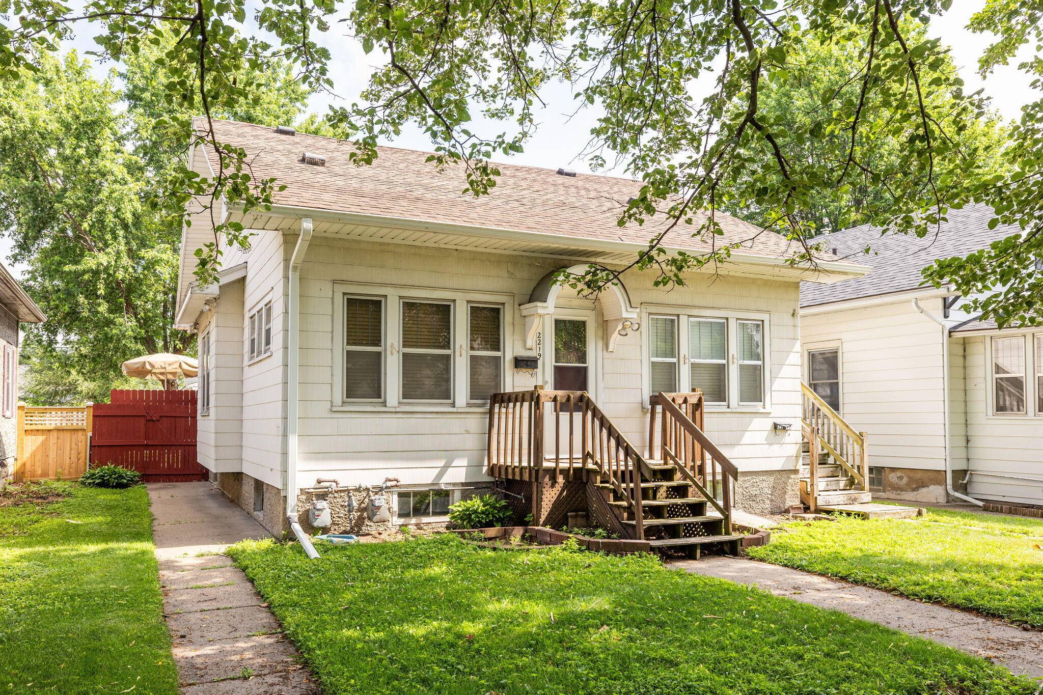2219 Market St, La Crosse, WI 54601