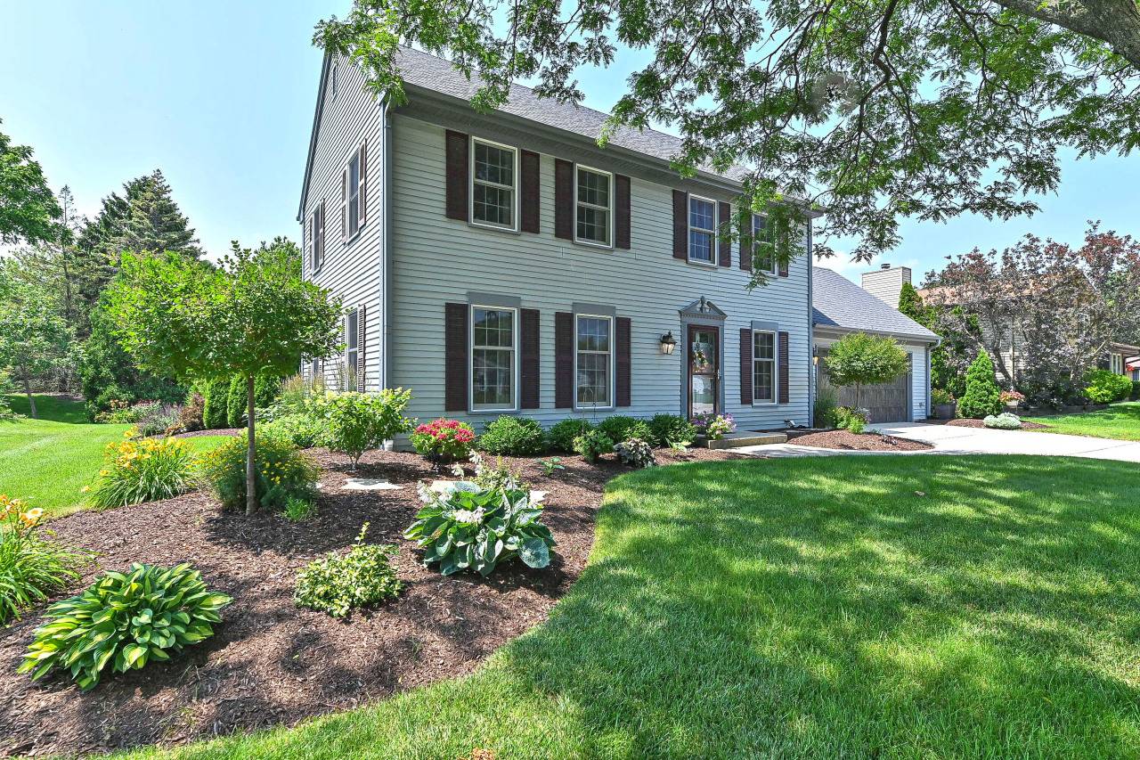 7819 S 83rd St, Franklin, WI 53132