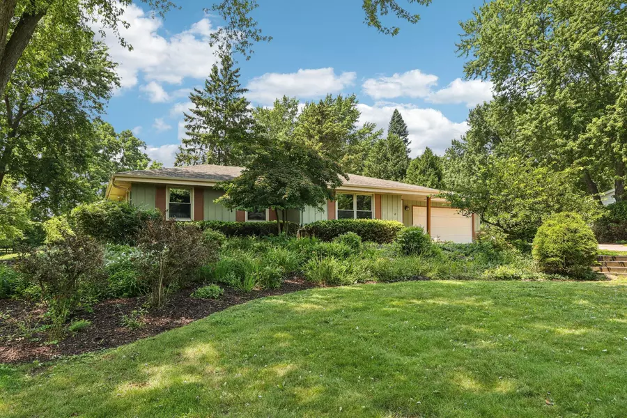 W307N6939 Bette Ann Dr, Merton, WI 53029