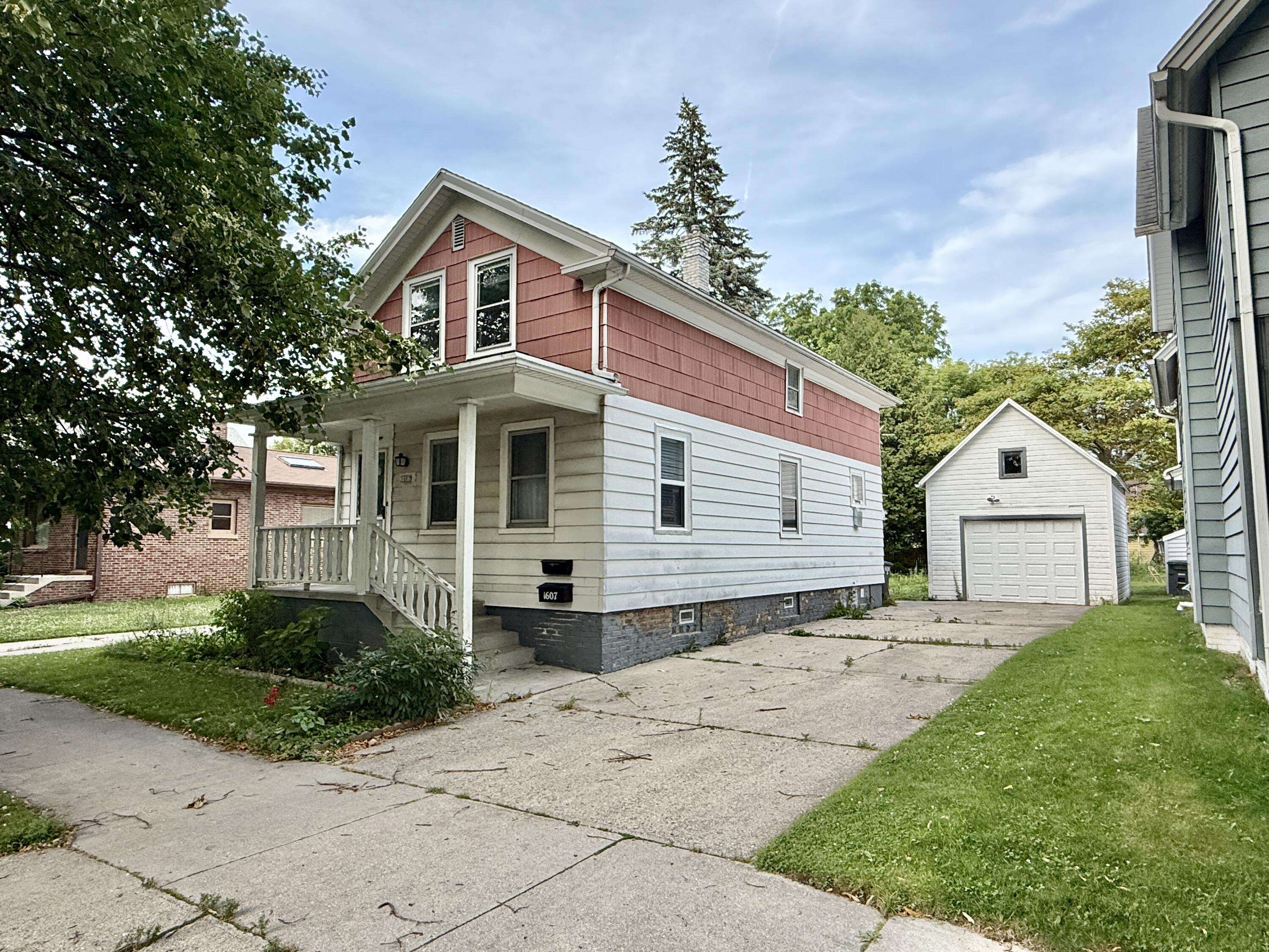 1607 N 11th St, Sheboygan, WI 53081