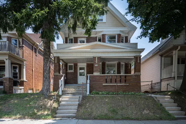 3066 N Pierce St, Milwaukee, WI 53212