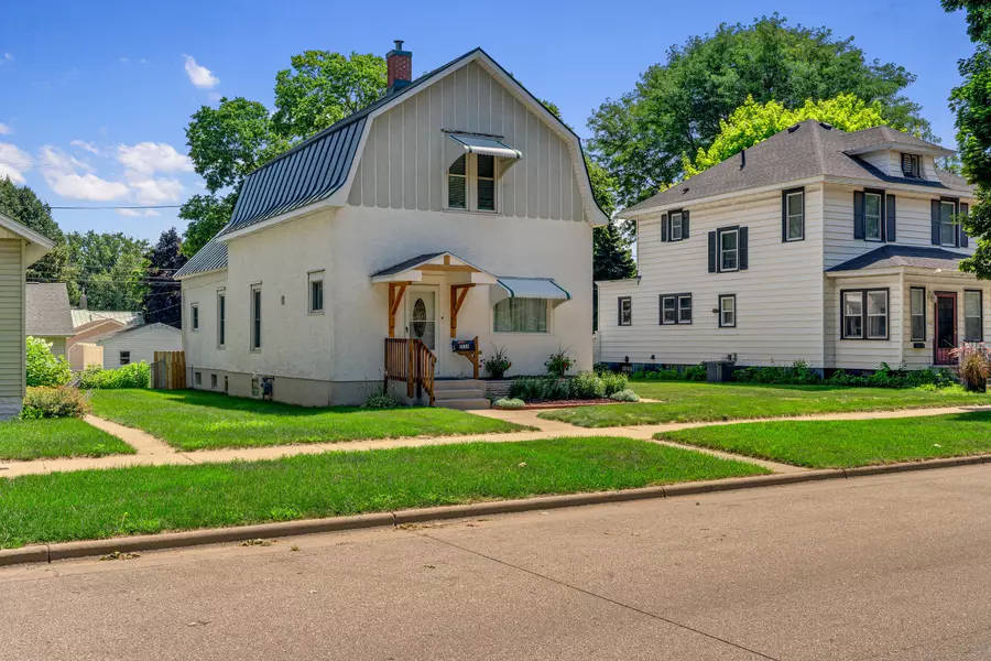 1336 Kane St, La Crosse, WI 54603