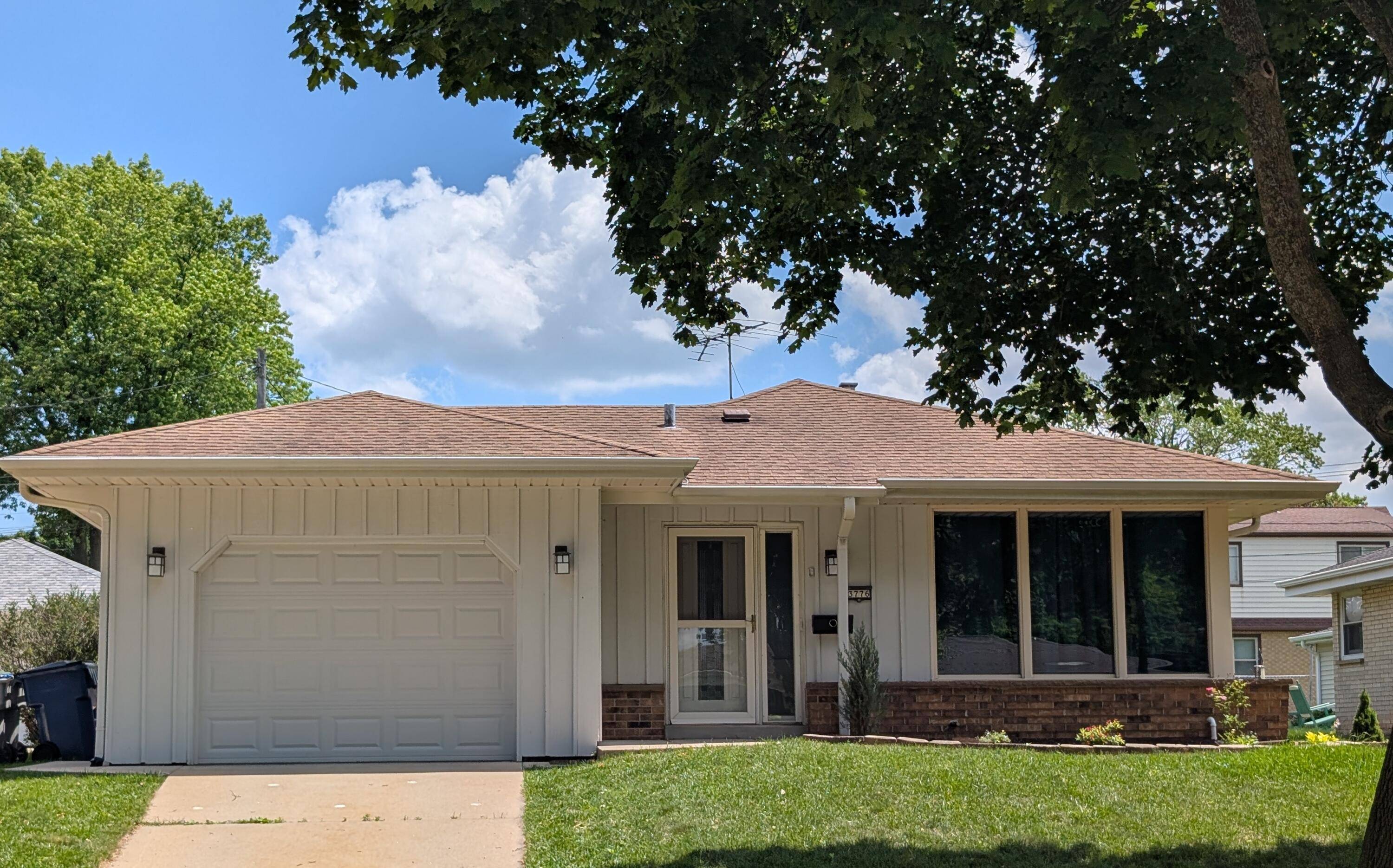 3776 S 93rd St, Milwaukee, WI 53228