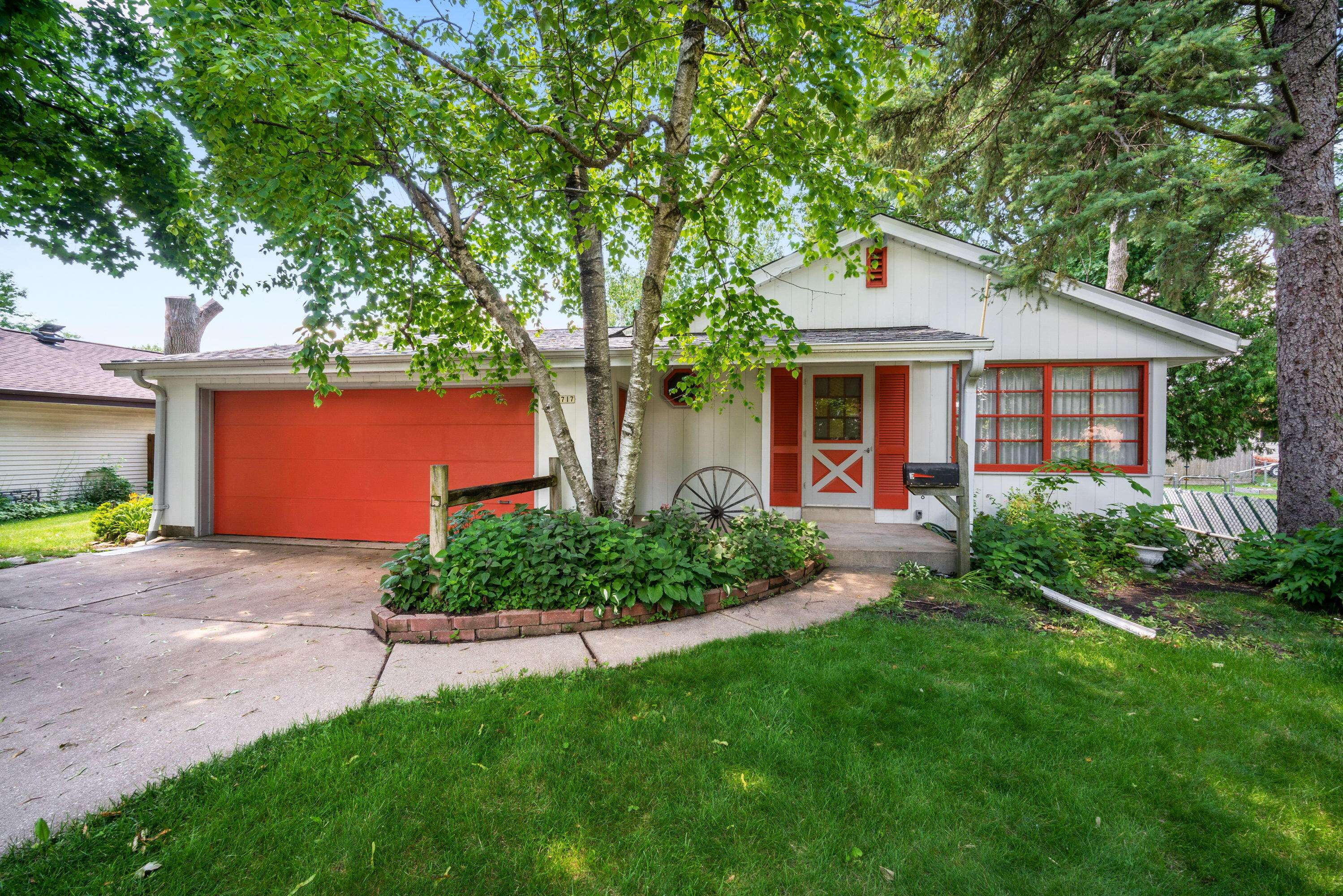 3717 S 96th St, Milwaukee, WI 53228