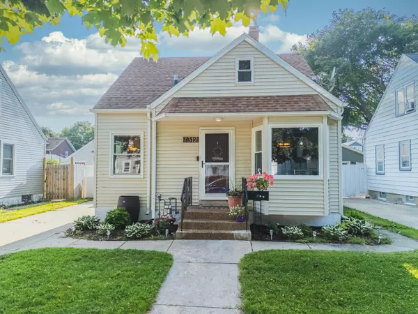 7312 33rd Ave, Kenosha, WI 53142