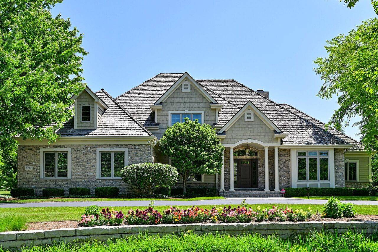 3747 W Ashley Ln, Mequon, WI 53092