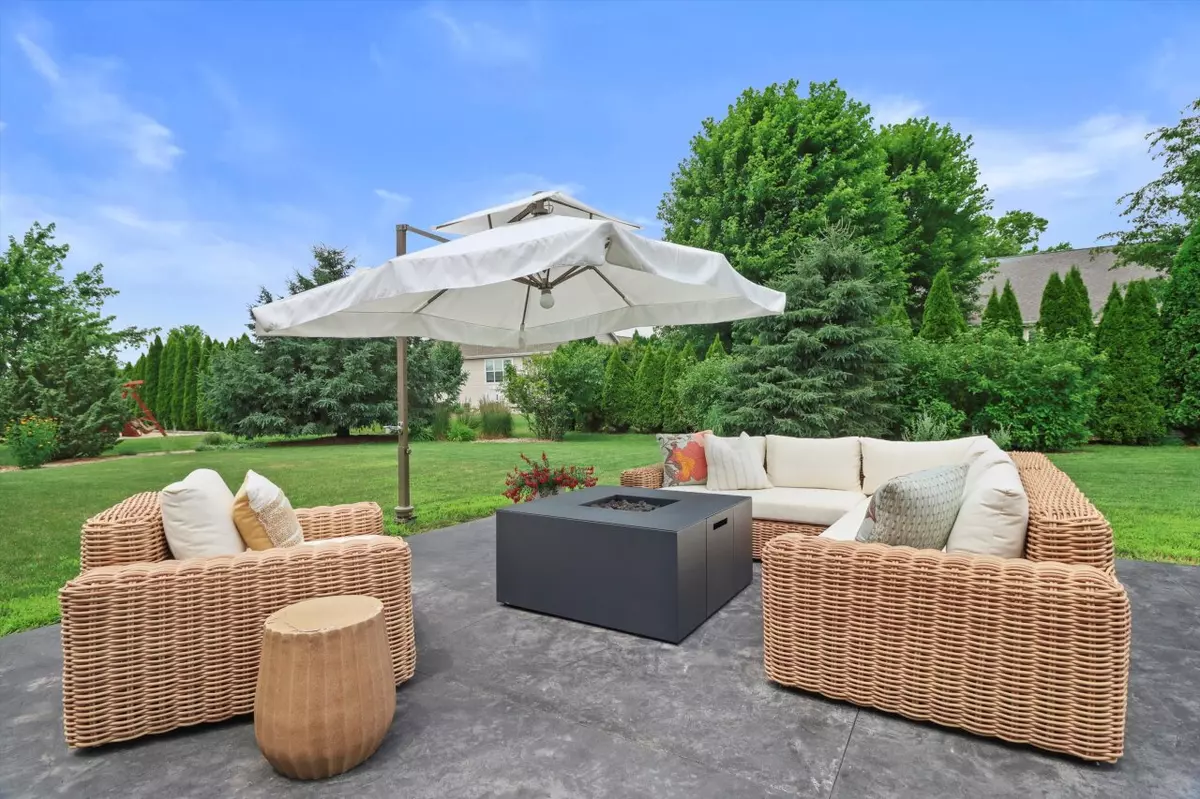 Dousman, WI 53118,542 S Buth Rd