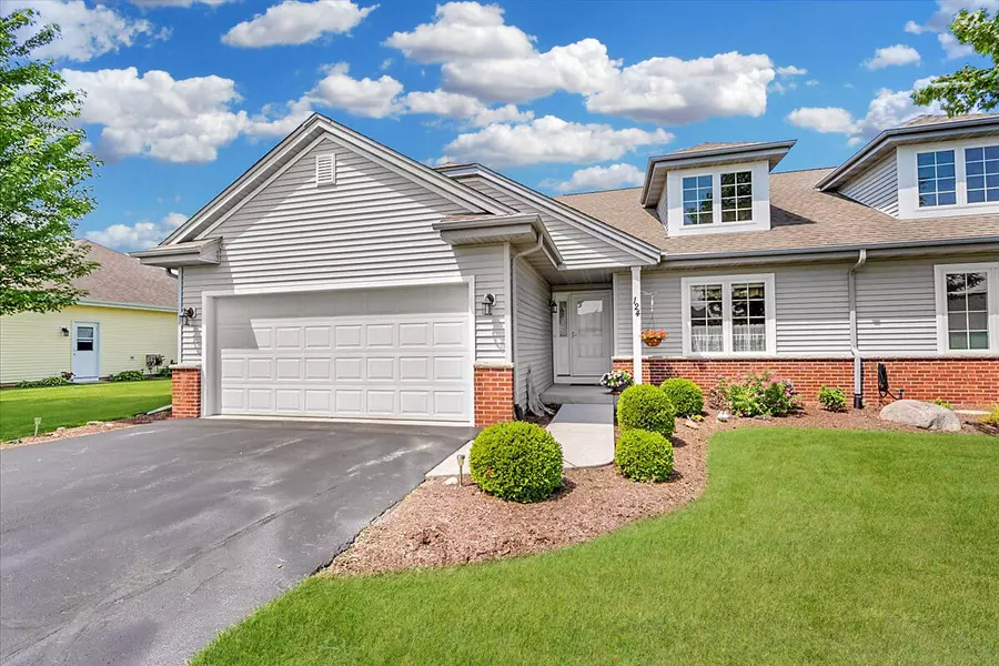 124 Sarahs Way, Sheboygan Falls, WI 53085