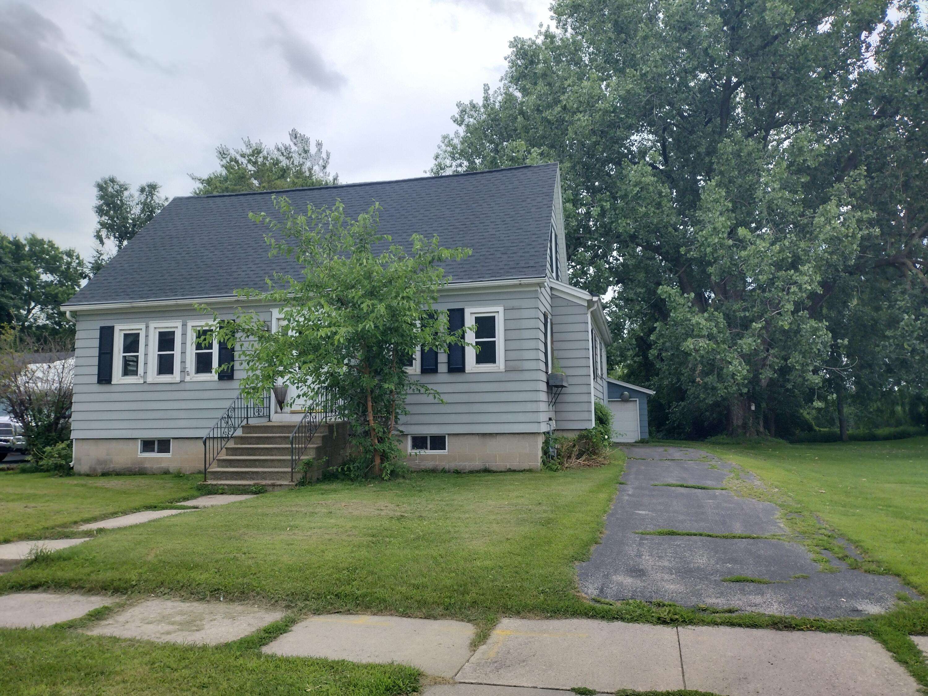 360 Sibley St, Fond Du Lac, WI 54935
