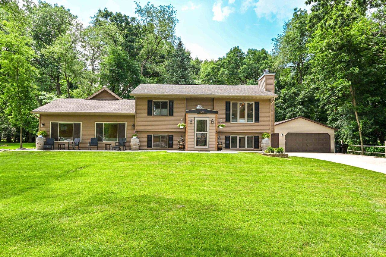 2403 Quiet Ln, Delavan, WI 53115