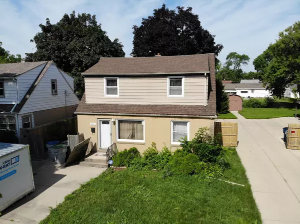 5111 N 61st St, Milwaukee, WI 53218