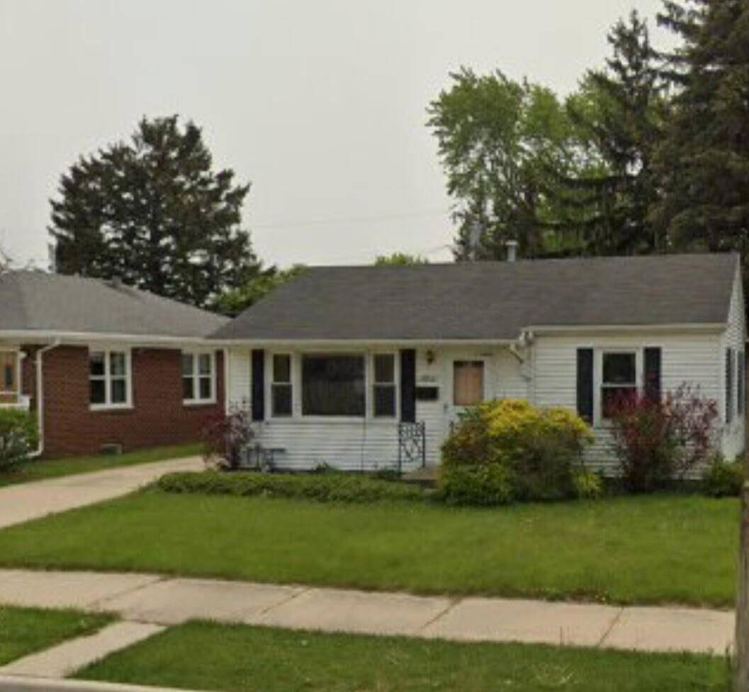 2313 Webster St, Racine, WI 53403