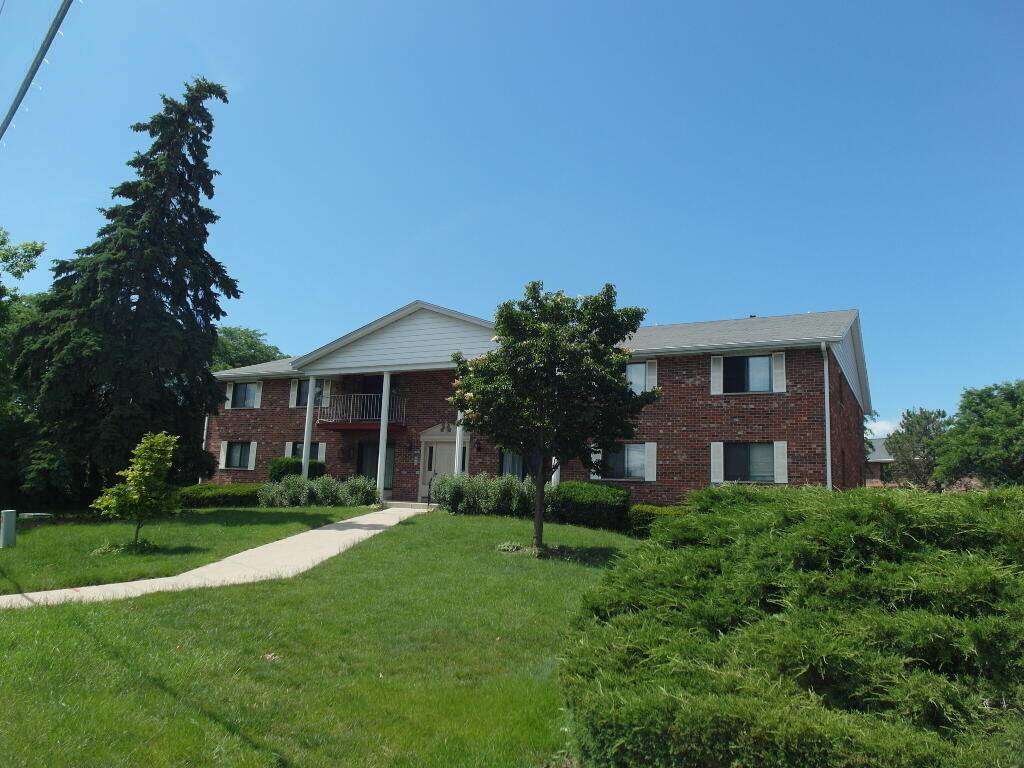 6440 W Howard Ave Unit 104, Milwaukee, WI 53220