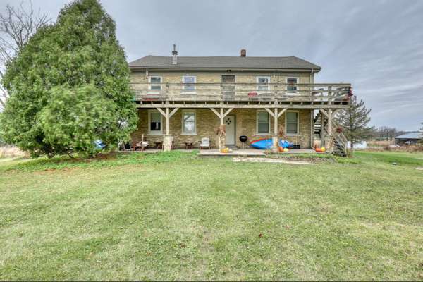 W2546 Roosevelt Rd, Ashippun, WI 53036